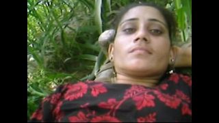 Xxxbf Villege Video Download - Beautiful Desi Village Girl Outdoor Fucking With Boyfriend