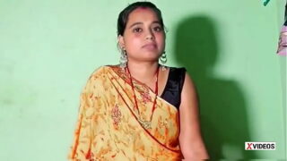Hot Momsextelugu - Hot Telugu mom and her boyfriend sex video